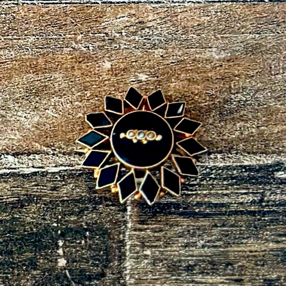 c1865 Victorian Mourning 14k Gold Onyx Black Glass Brooch Pendant